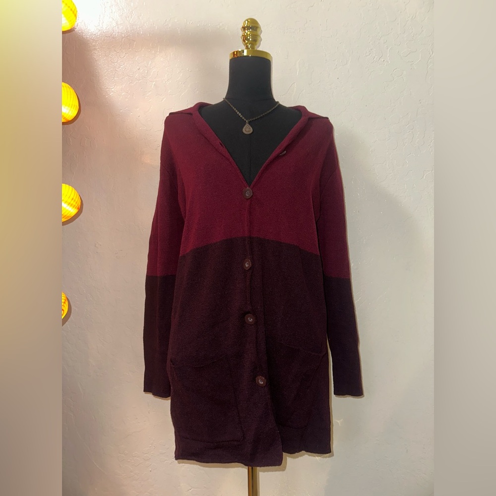 Liz Claiborne Two-Tone Burgundy Cardigan